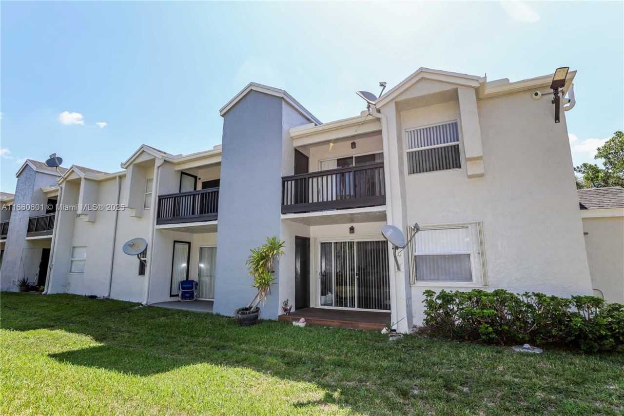 446 SW 113th Way, Unit 446, Pembroke Pines, FL 33025 Photo