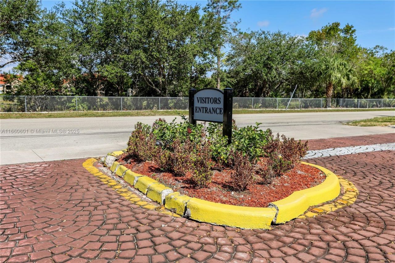 446 SW 113th Way, Unit 446, Pembroke Pines, FL 33025 Photo