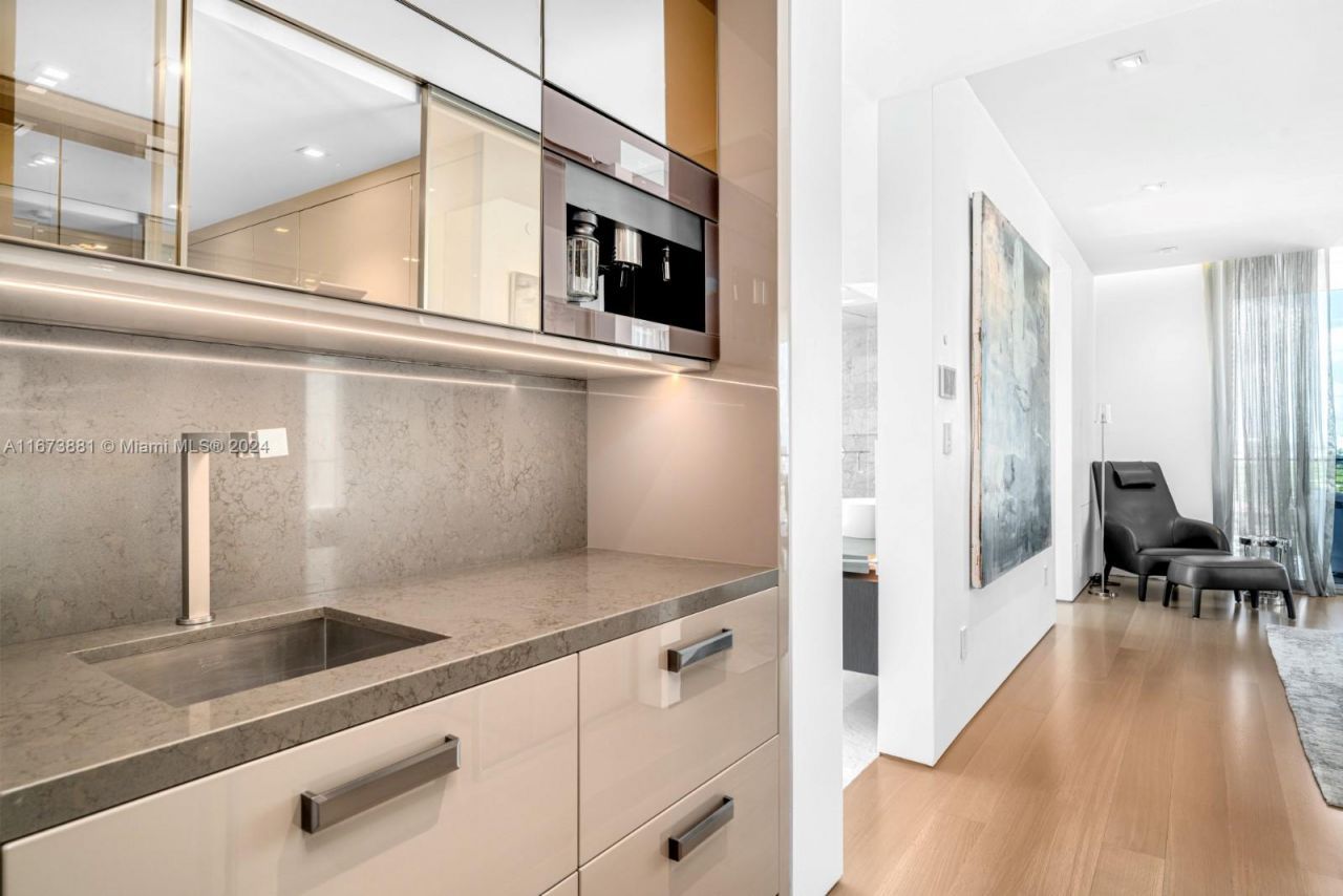 3651 Collins Ave, Unit 800, Miami Beach, FL 33140 Photo