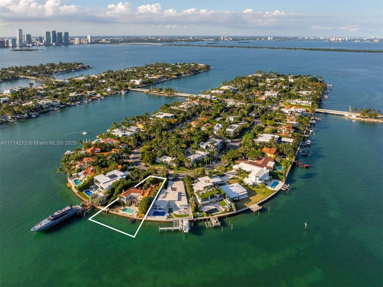 11 E Rivo Alto Dr, Miami Beach, FL 33139 Photo