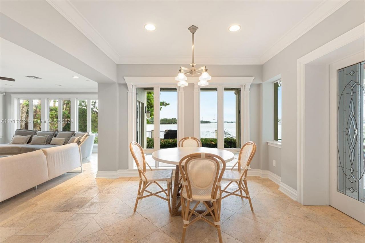 11 E Rivo Alto Dr, Miami Beach, FL 33139 Photo