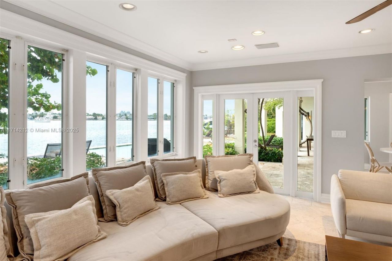 11 E Rivo Alto Dr, Miami Beach, FL 33139 Photo