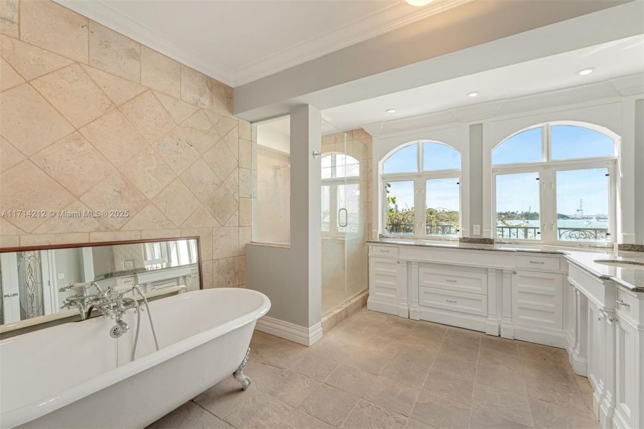 11 E Rivo Alto Dr, Miami Beach, FL 33139 Photo