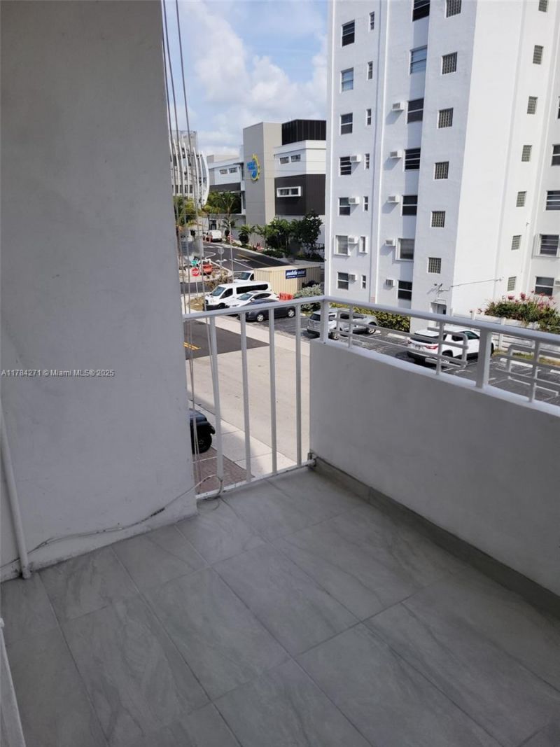 2900 Banyan St, Unit 303, Fort Lauderdale, FL 33316 Photo