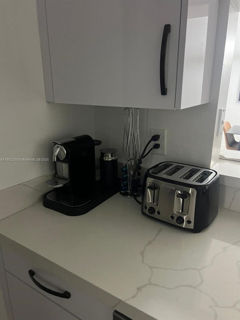 17150 N Bay Rd, Unit 2218, Sunny Isles Beach, FL 33160 Photo