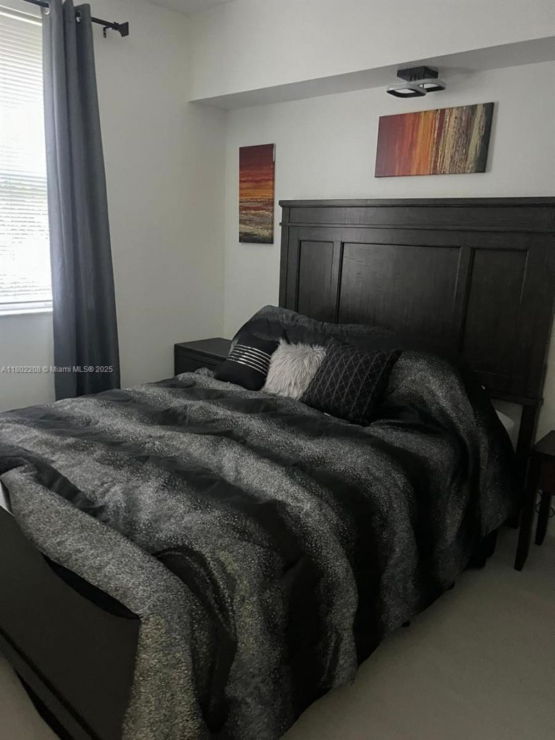 17150 N Bay Rd, Unit 2218, Sunny Isles Beach, FL 33160 Photo