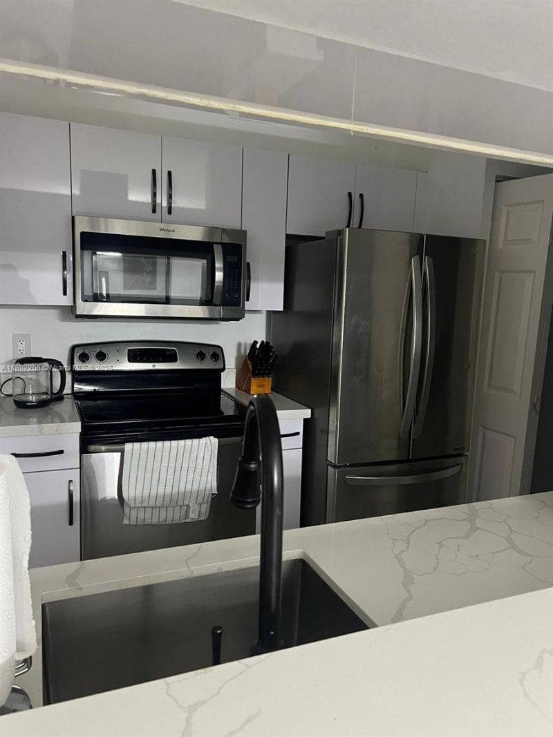 17150 N Bay Rd, Unit 2218, Sunny Isles Beach, FL 33160 Photo