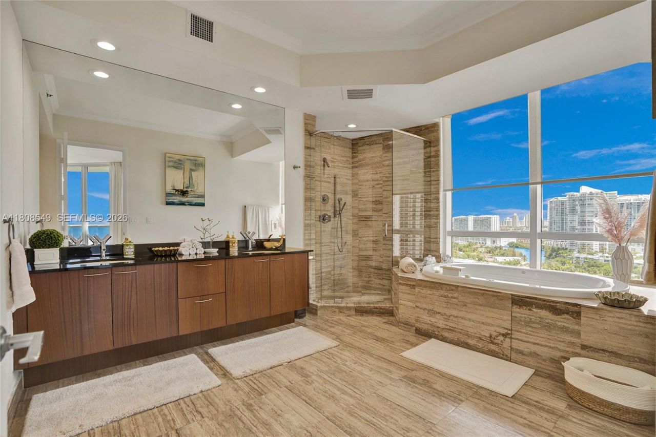 16001 Collins Ave, Unit 1604, Sunny Isles Beach, FL 33160 Photo
