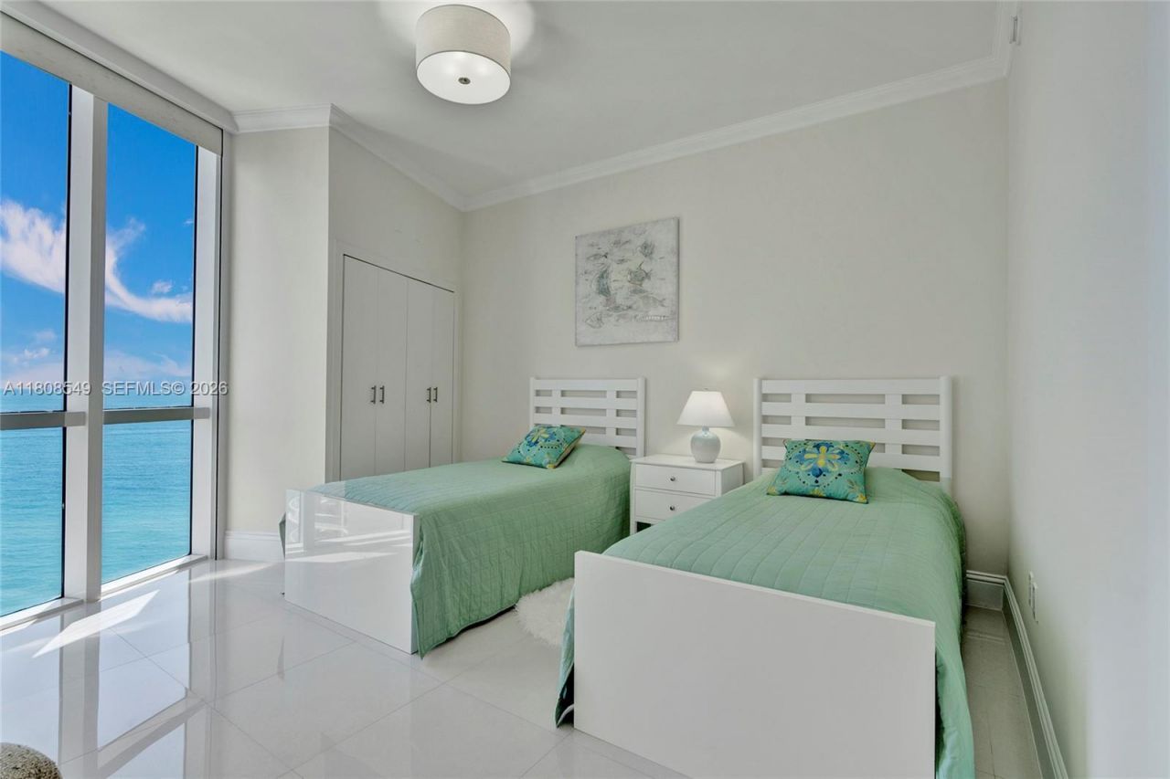 16001 Collins Ave, Unit 1604, Sunny Isles Beach, FL 33160 Photo