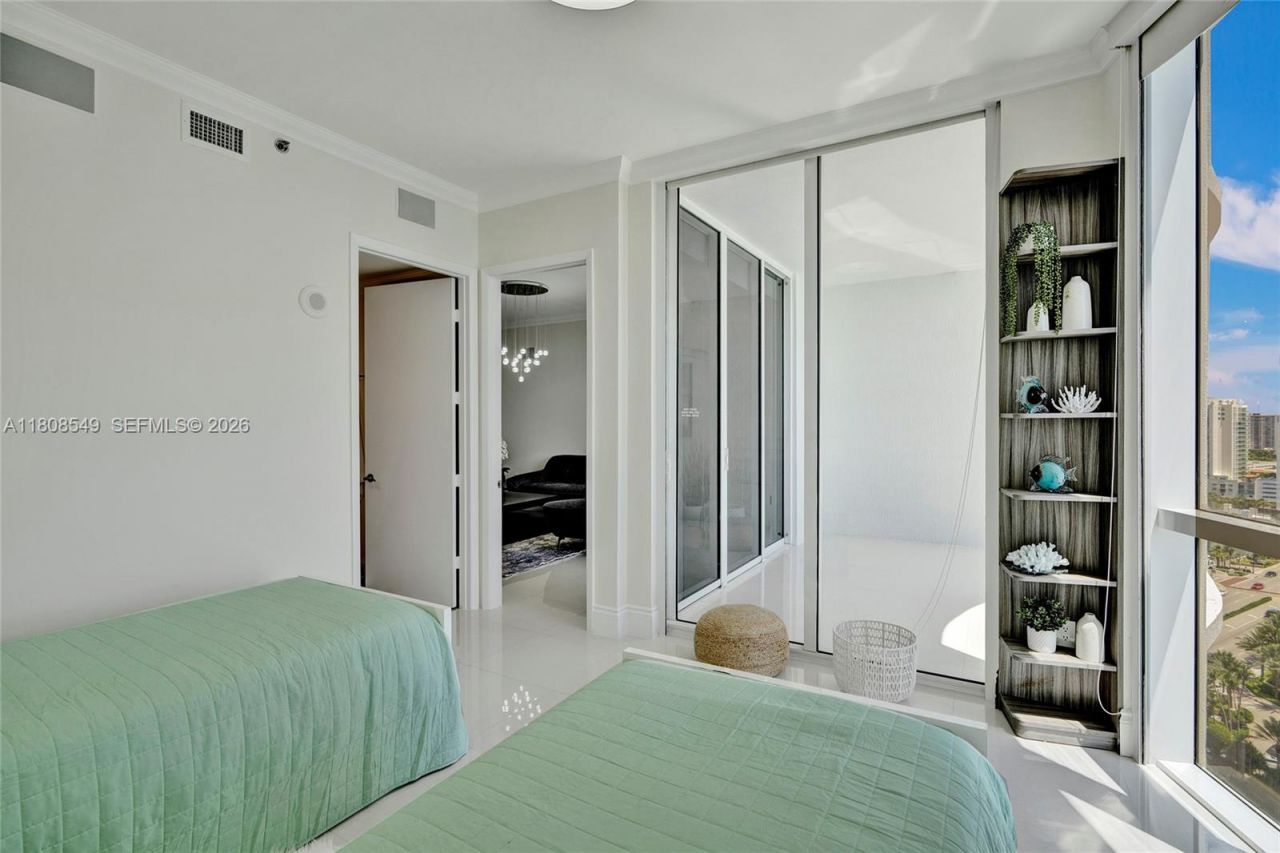 16001 Collins Ave, Unit 1604, Sunny Isles Beach, FL 33160 Photo