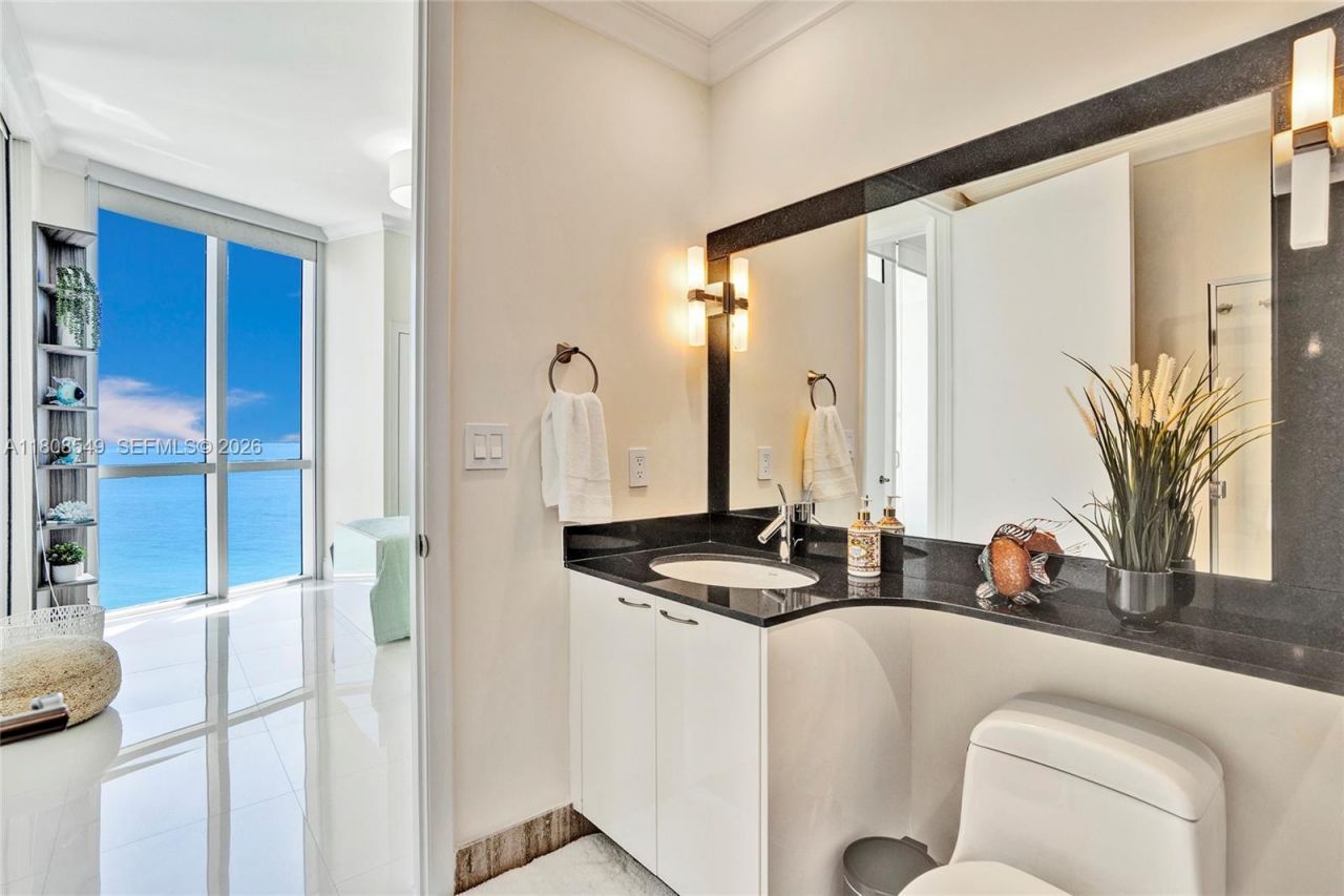 16001 Collins Ave, Unit 1604, Sunny Isles Beach, FL 33160 Photo