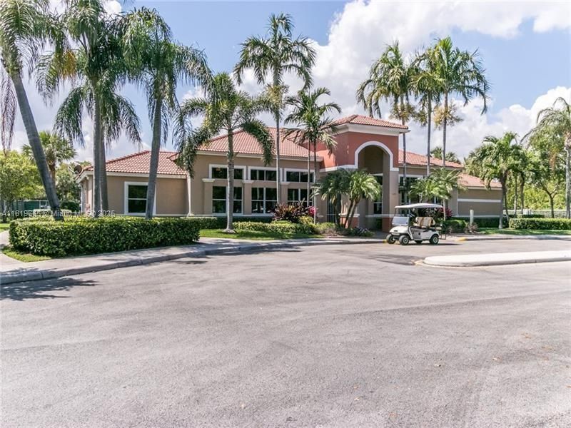 1120 Papaya St, Hollywood, FL 33019 Photo