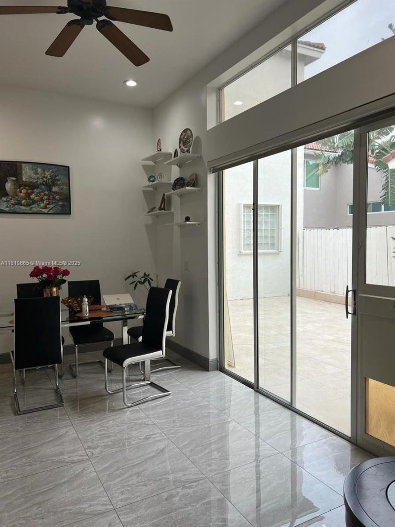 1120 Papaya St, Hollywood, FL 33019 Photo