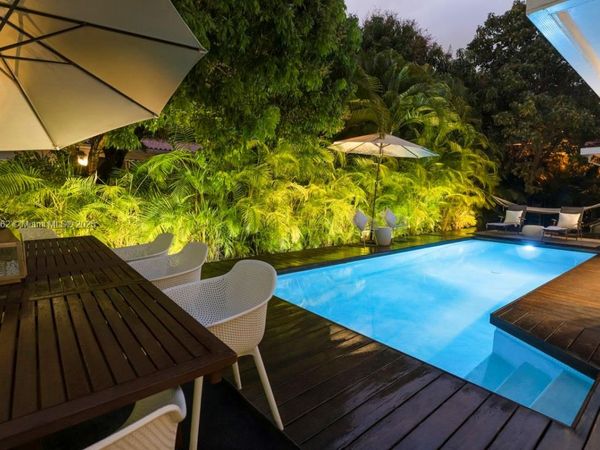 1535 Robbia Ave, Coral Gables, FL 33146