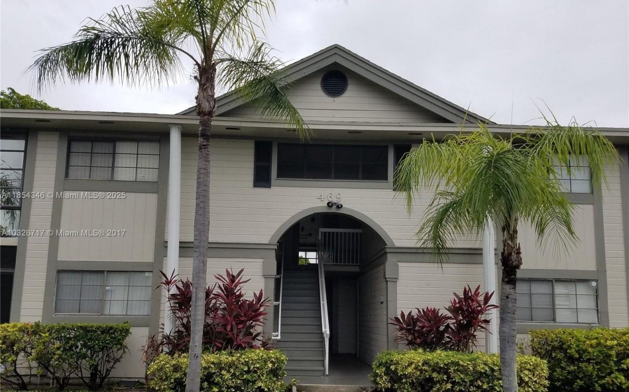 469 NE 207th Ln, Unit 207, Miami, FL 33179 Photo