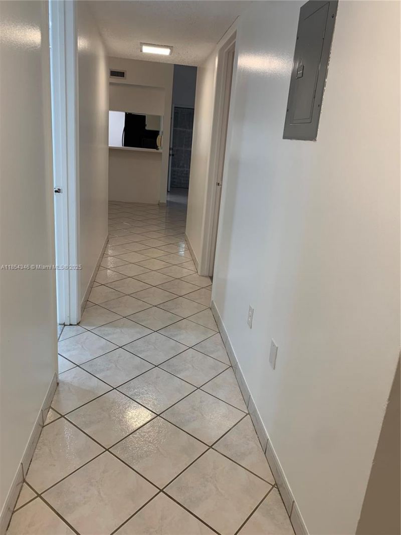 469 NE 207th Ln, Unit 207, Miami, FL 33179 Photo