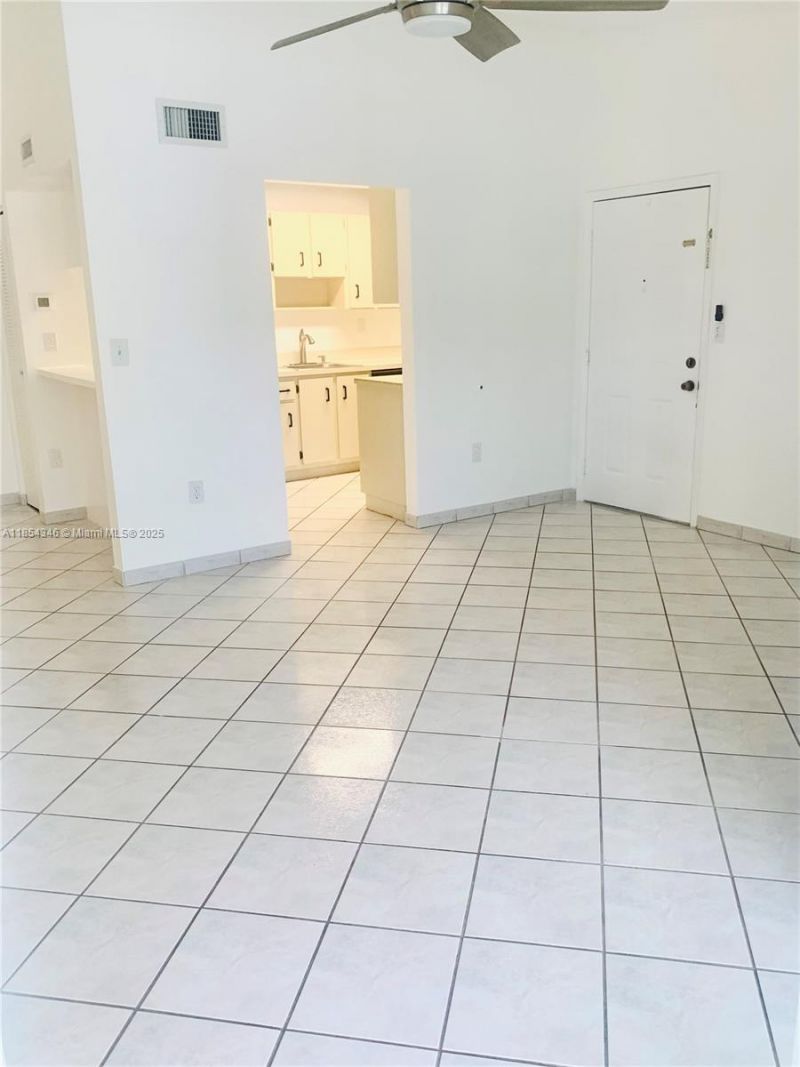 469 NE 207th Ln, Unit 207, Miami, FL 33179 Photo