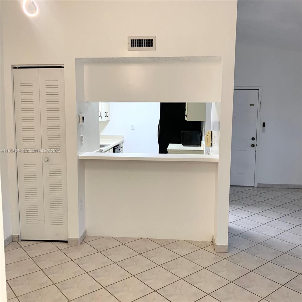 469 NE 207th Ln, Unit 207, Miami, FL 33179 Photo