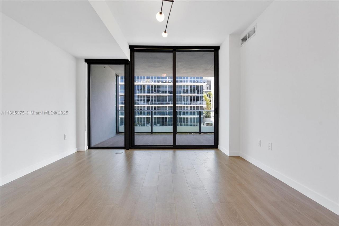 9901 W Bay Harbor Dr, Unit 402, Bay Harbor Islands, FL 33154 Photo