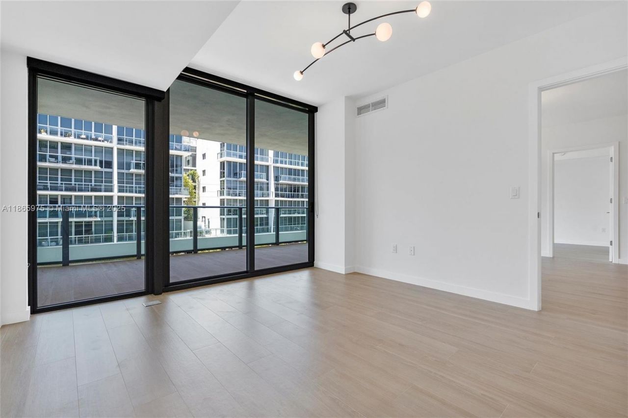 9901 W Bay Harbor Dr, Unit 402, Bay Harbor Islands, FL 33154 Photo