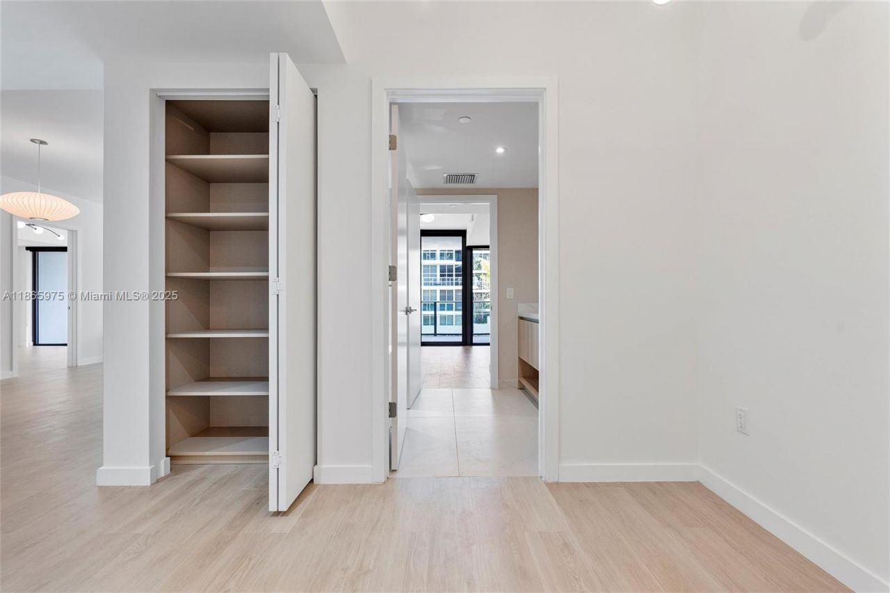 9901 W Bay Harbor Dr, Unit 402, Bay Harbor Islands, FL 33154 Photo