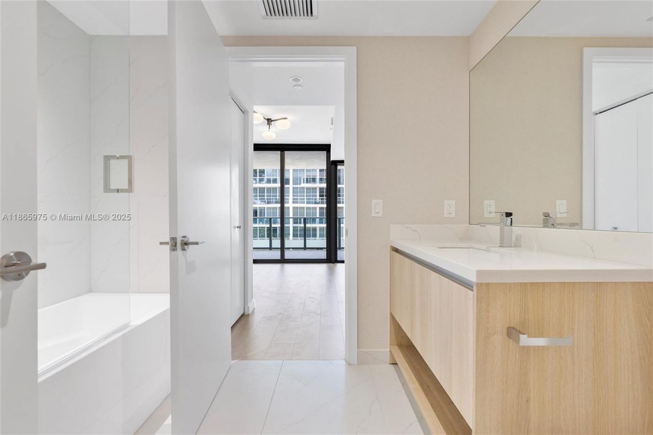 9901 W Bay Harbor Dr, Unit 402, Bay Harbor Islands, FL 33154 Photo