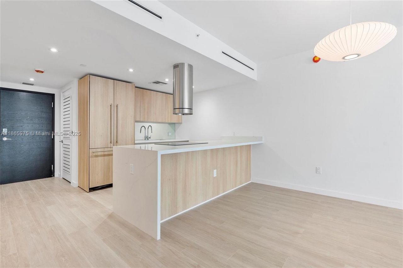 9901 W Bay Harbor Dr, Unit 402, Bay Harbor Islands, FL 33154 Photo