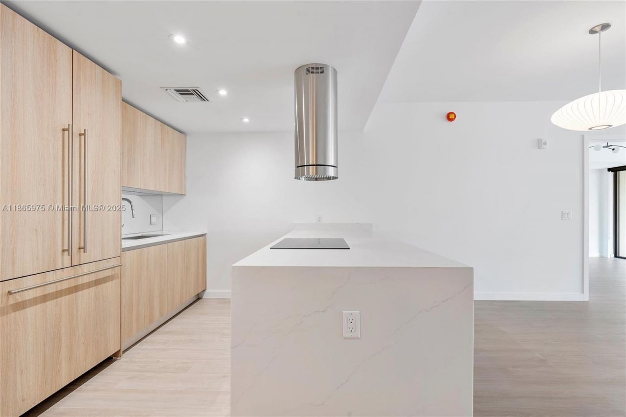 9901 W Bay Harbor Dr, Unit 402, Bay Harbor Islands, FL 33154 Photo