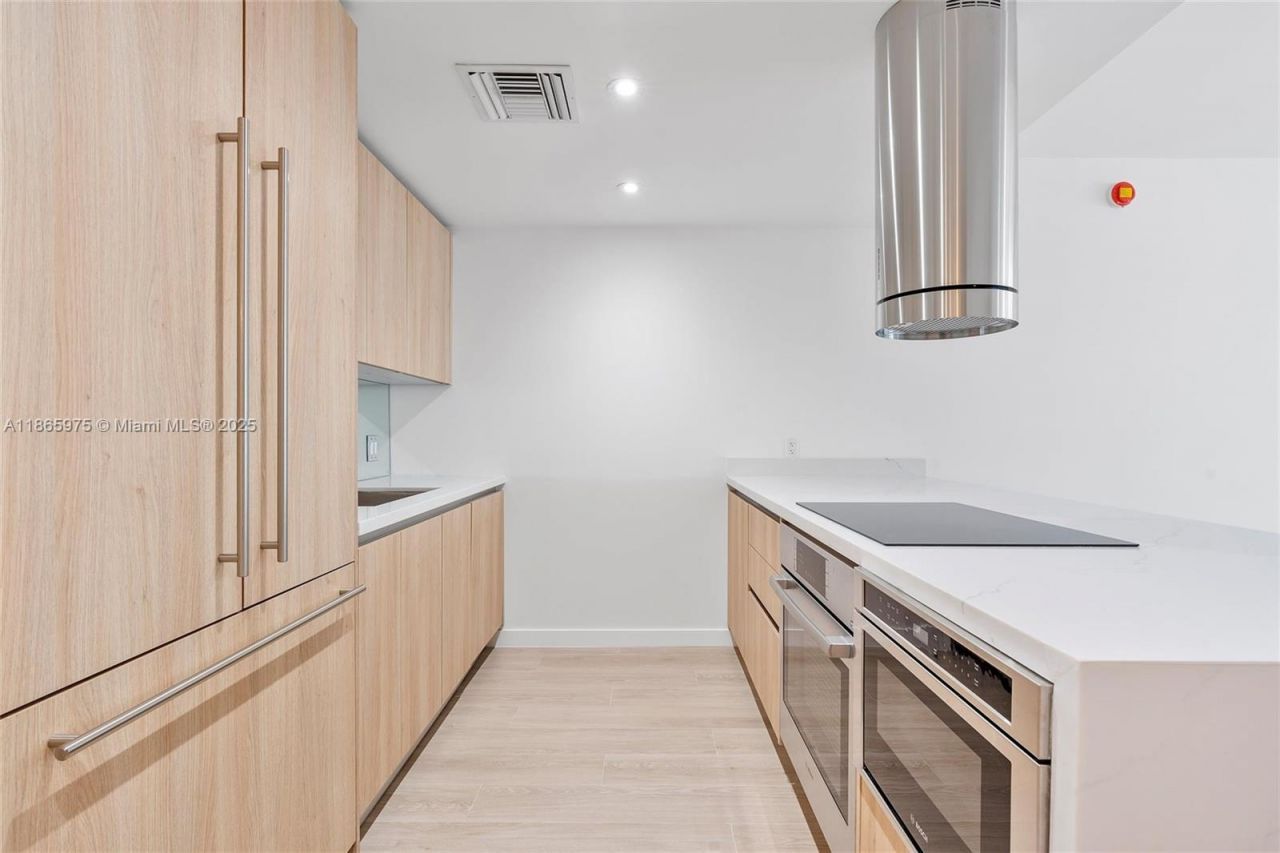 9901 W Bay Harbor Dr, Unit 402, Bay Harbor Islands, FL 33154 Photo