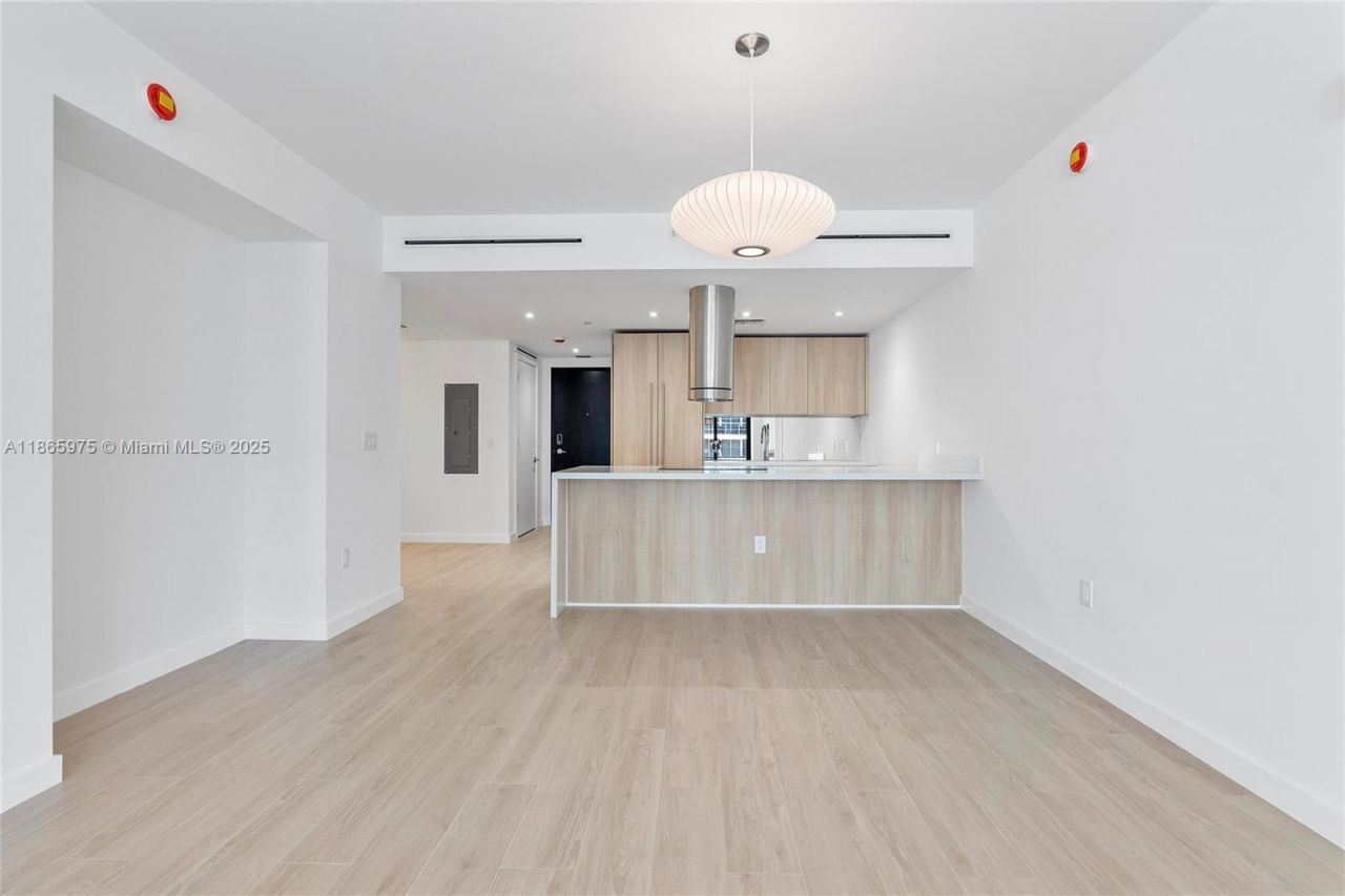 9901 W Bay Harbor Dr, Unit 402, Bay Harbor Islands, FL 33154 Photo