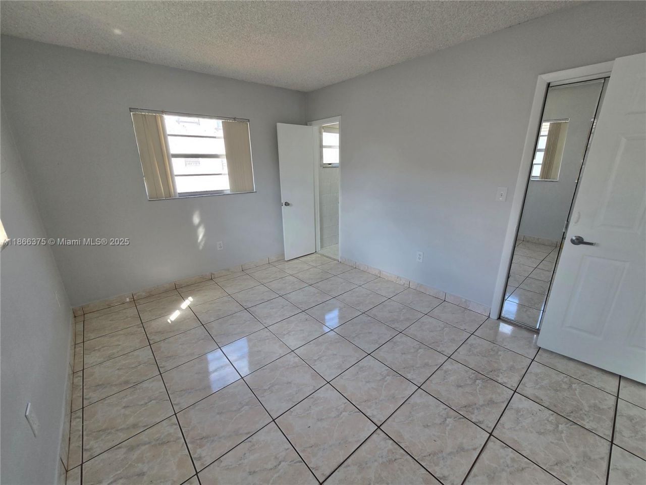 120 Royal Palm Rd, Unit 209, Hialeah Gardens, FL 33016 Photo