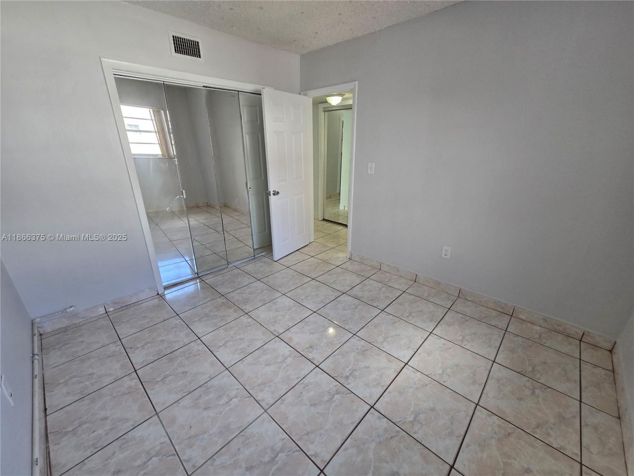 120 Royal Palm Rd, Unit 209, Hialeah Gardens, FL 33016 Photo