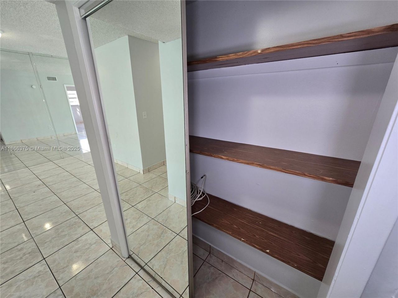 120 Royal Palm Rd, Unit 209, Hialeah Gardens, FL 33016 Photo