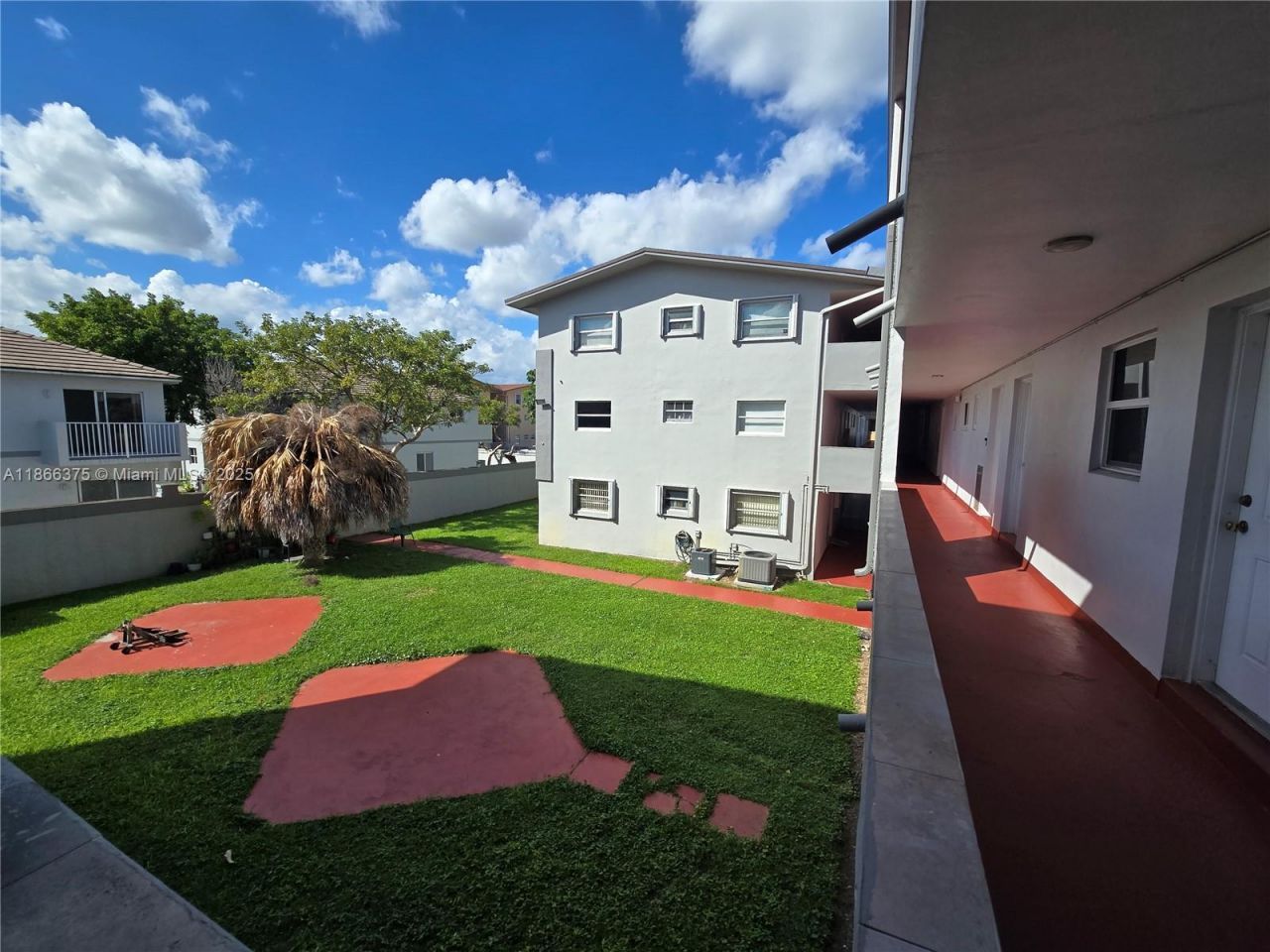 120 Royal Palm Rd, Unit 209, Hialeah Gardens, FL 33016 Photo