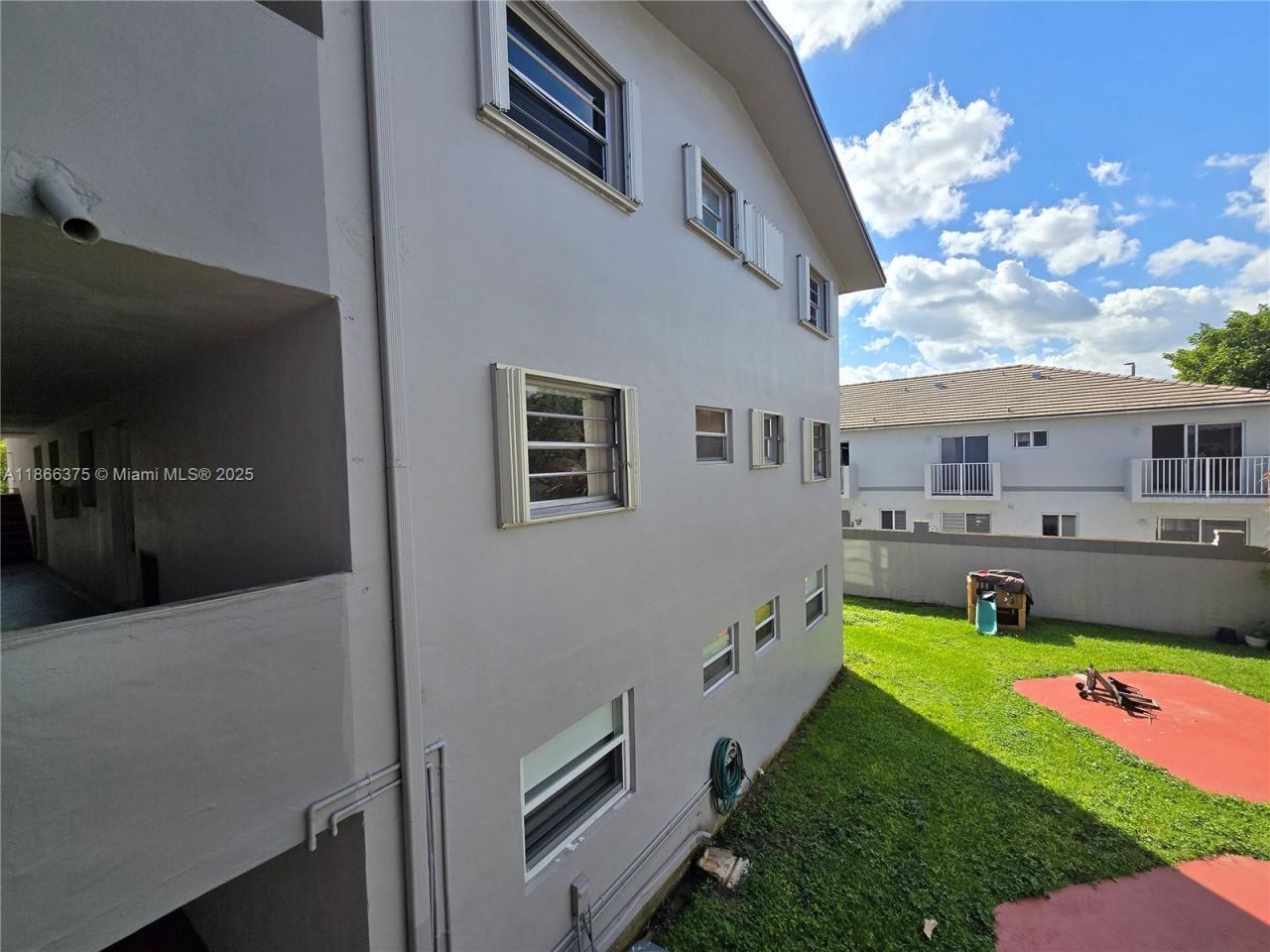 120 Royal Palm Rd, Unit 209, Hialeah Gardens, FL 33016 Photo