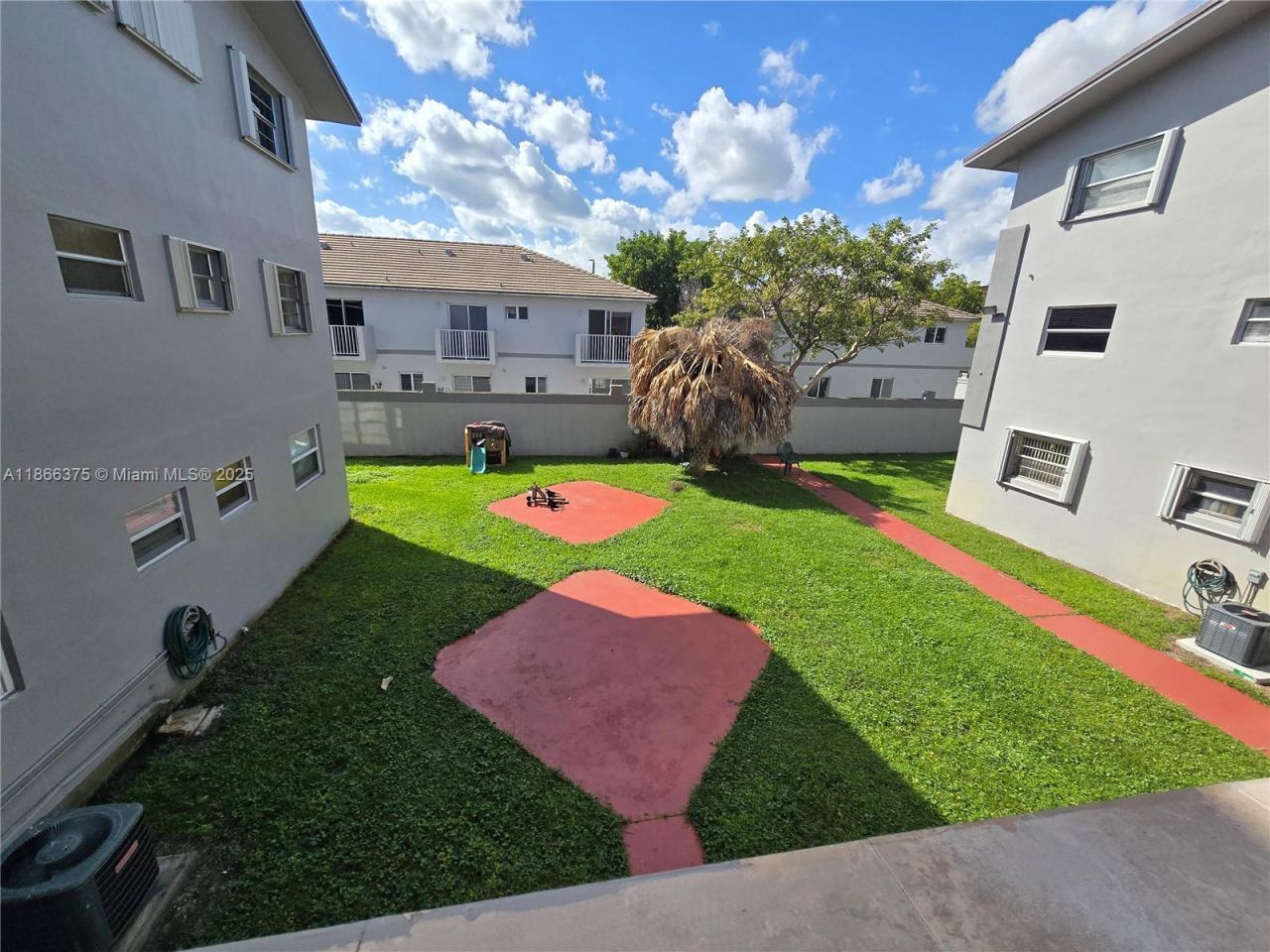 120 Royal Palm Rd, Unit 209, Hialeah Gardens, FL 33016 Photo