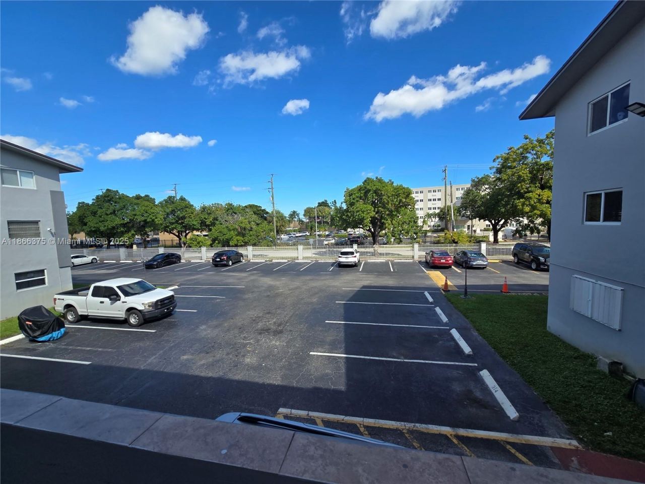 120 Royal Palm Rd, Unit 209, Hialeah Gardens, FL 33016 Photo