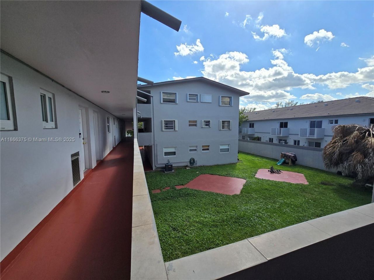 120 Royal Palm Rd, Unit 209, Hialeah Gardens, FL 33016 Photo