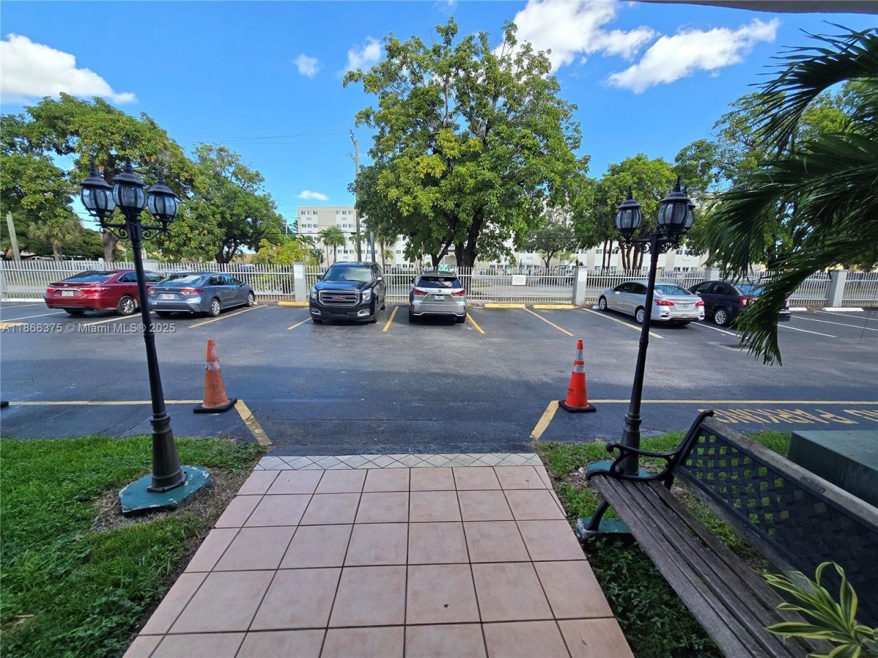 120 Royal Palm Rd, Unit 209, Hialeah Gardens, FL 33016 Photo