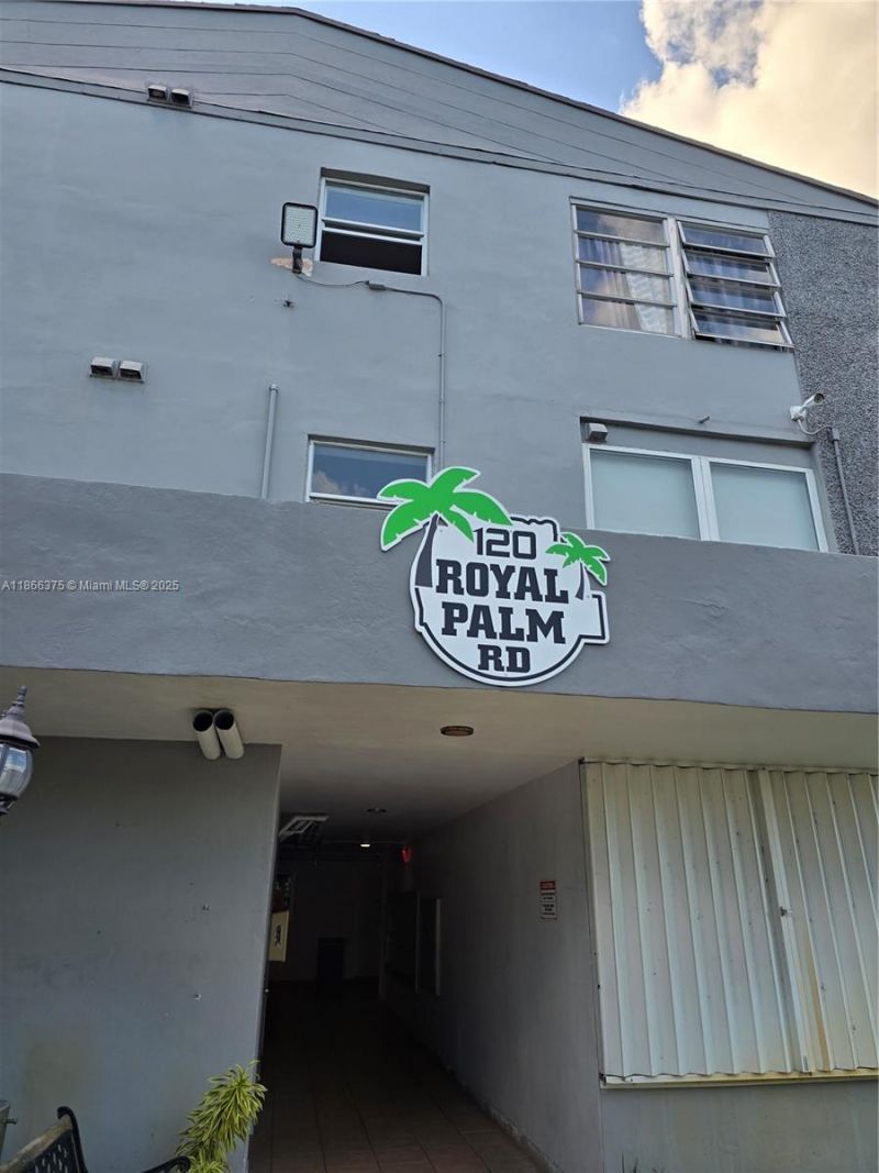 120 Royal Palm Rd, Unit 209, Hialeah Gardens, FL 33016 Photo