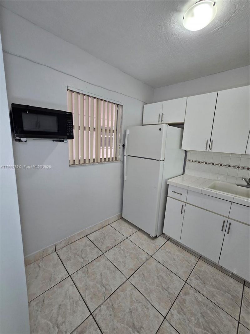 120 Royal Palm Rd, Unit 209, Hialeah Gardens, FL 33016 Photo