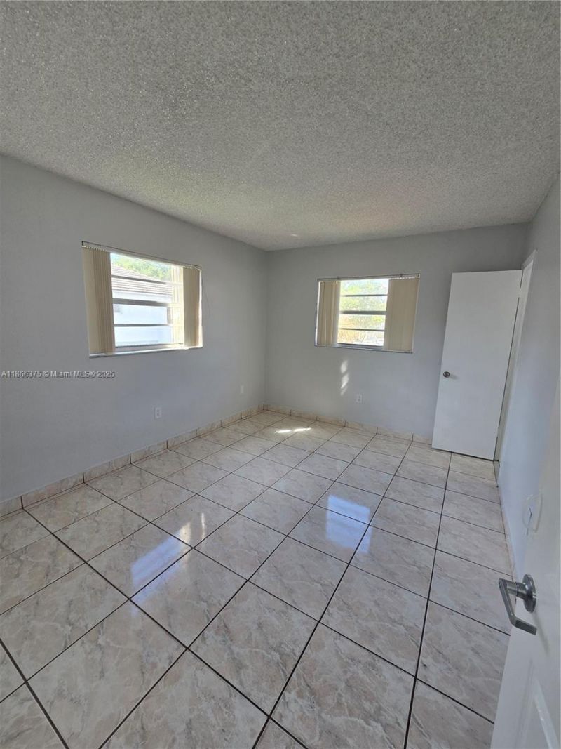 120 Royal Palm Rd, Unit 209, Hialeah Gardens, FL 33016 Photo