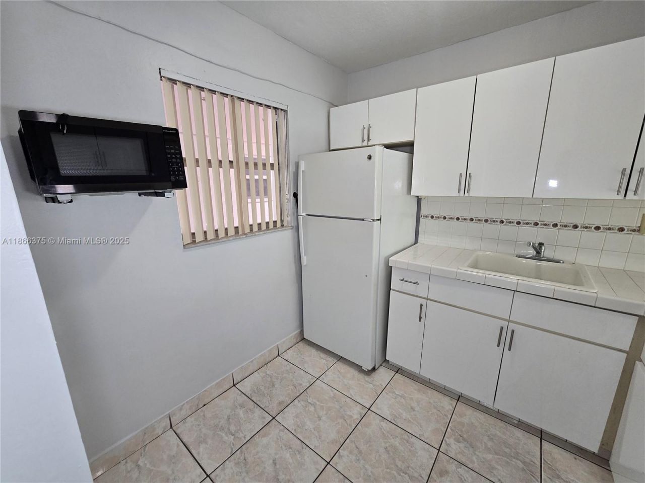 120 Royal Palm Rd, Unit 209, Hialeah Gardens, FL 33016 Photo