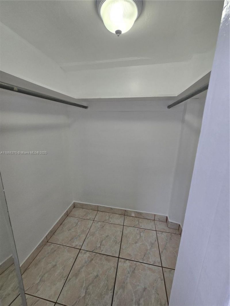 120 Royal Palm Rd, Unit 209, Hialeah Gardens, FL 33016 Photo