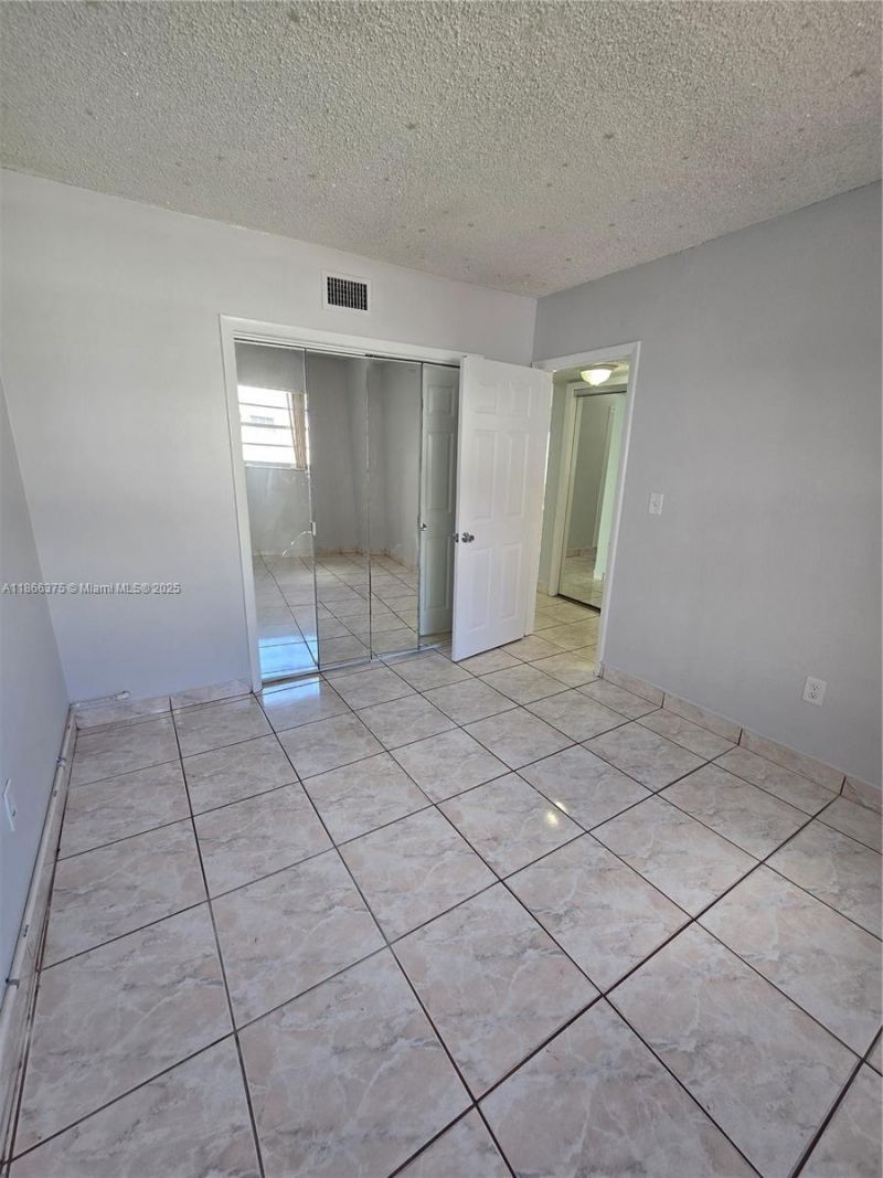 120 Royal Palm Rd, Unit 209, Hialeah Gardens, FL 33016 Photo