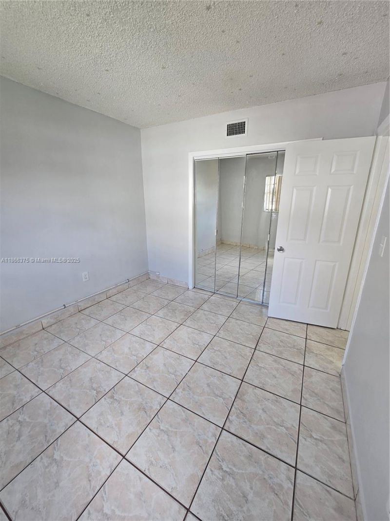 120 Royal Palm Rd, Unit 209, Hialeah Gardens, FL 33016 Photo