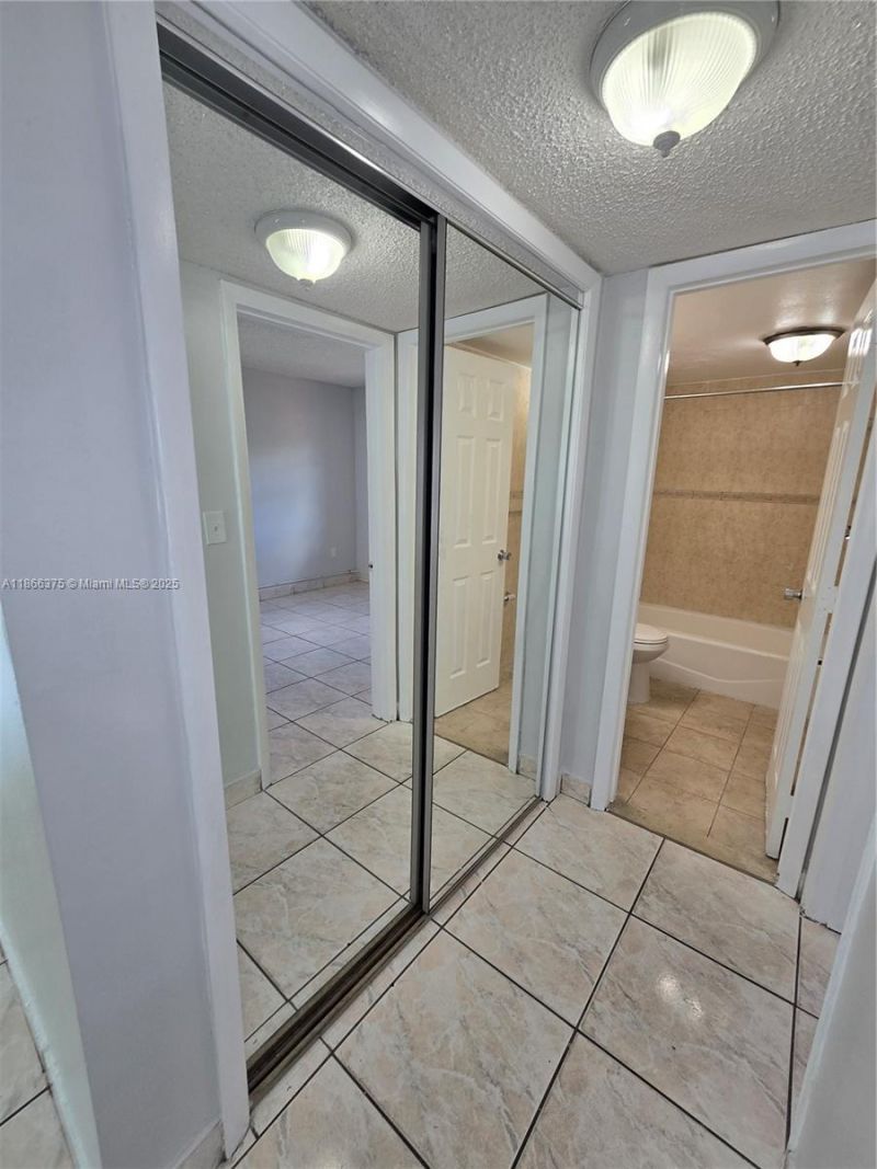 120 Royal Palm Rd, Unit 209, Hialeah Gardens, FL 33016 Photo