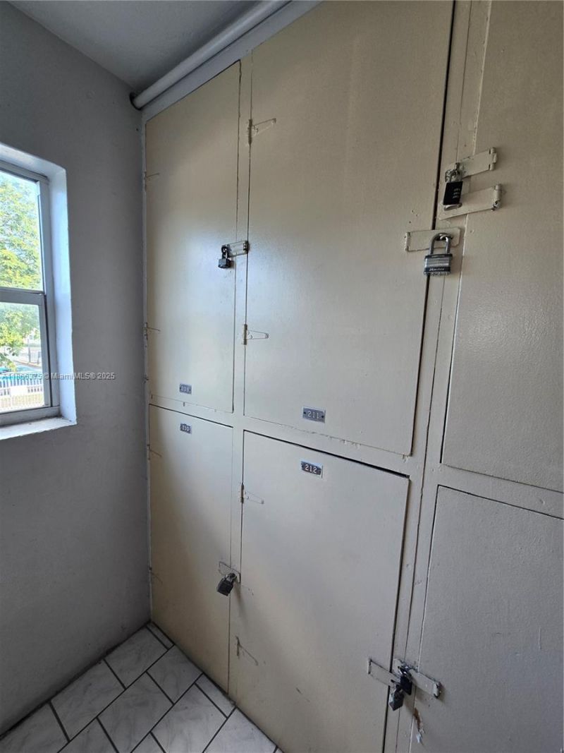 120 Royal Palm Rd, Unit 209, Hialeah Gardens, FL 33016 Photo