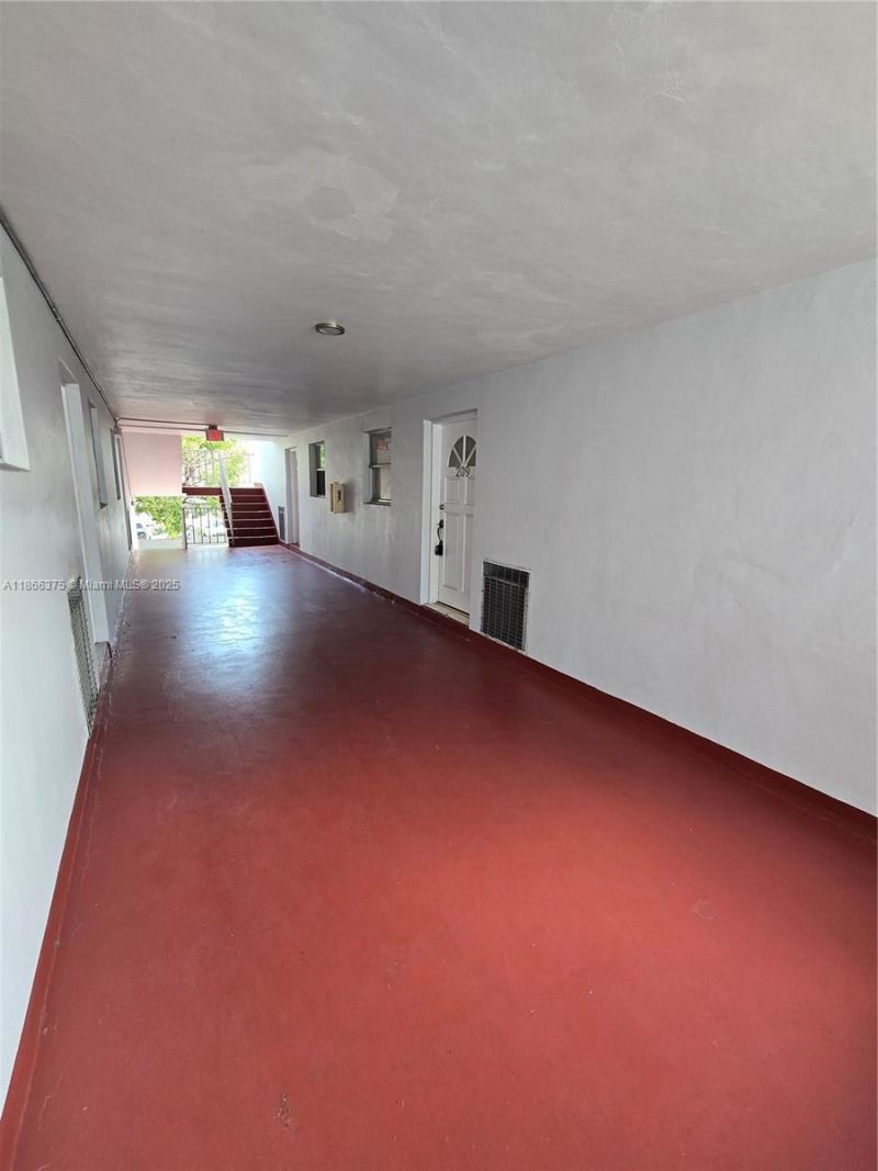 120 Royal Palm Rd, Unit 209, Hialeah Gardens, FL 33016 Photo