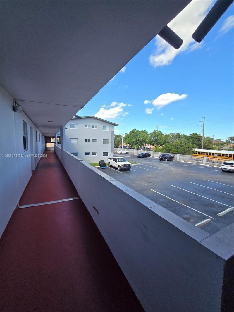 120 Royal Palm Rd, Unit 209, Hialeah Gardens, FL 33016 Photo